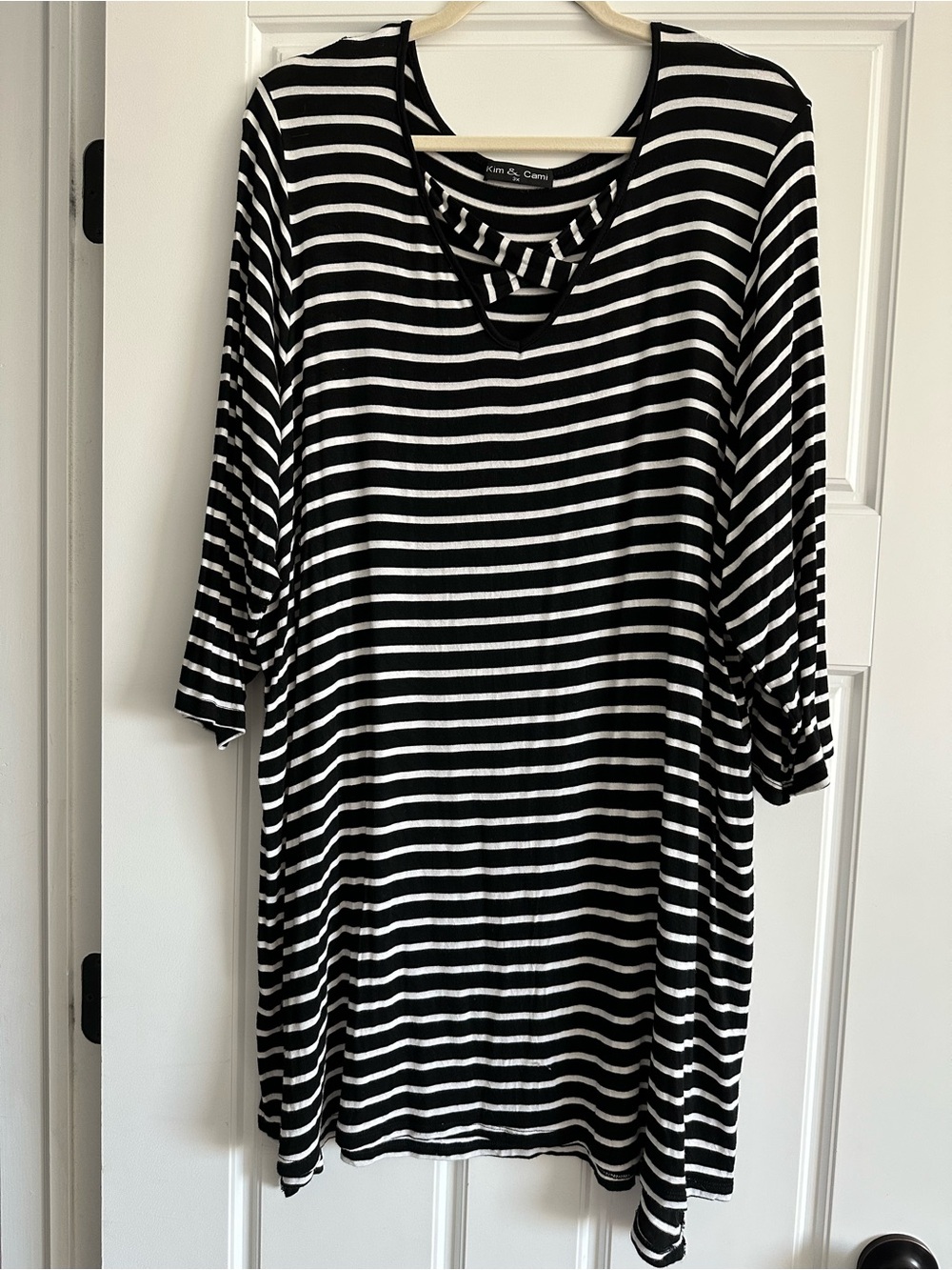 Kim & Cami Black and White Striped Long Sleeve Tunic Dress
